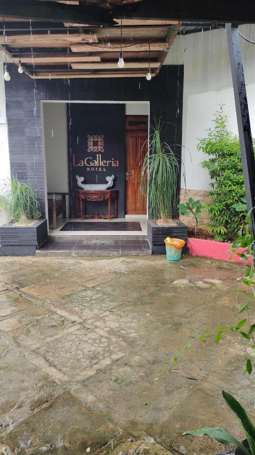 Oyo 91179 Hotel Lagalleria Sumenep Екстер'єр фото