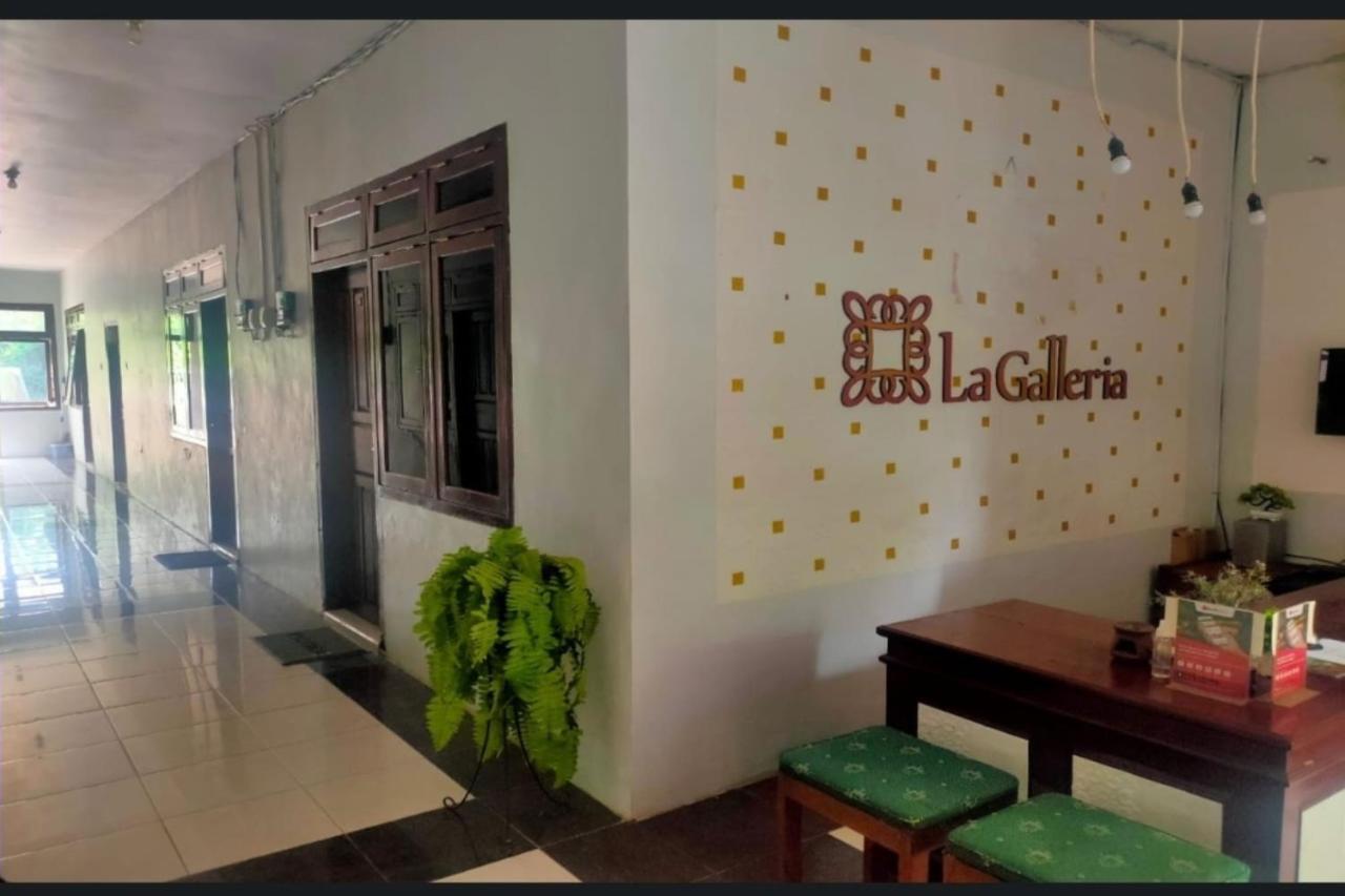 Oyo 91179 Hotel Lagalleria Sumenep Екстер'єр фото