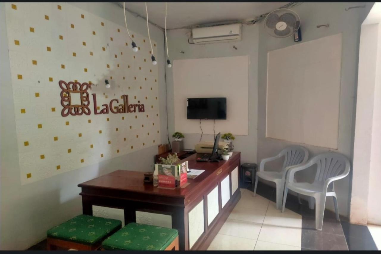 Oyo 91179 Hotel Lagalleria Sumenep Екстер'єр фото