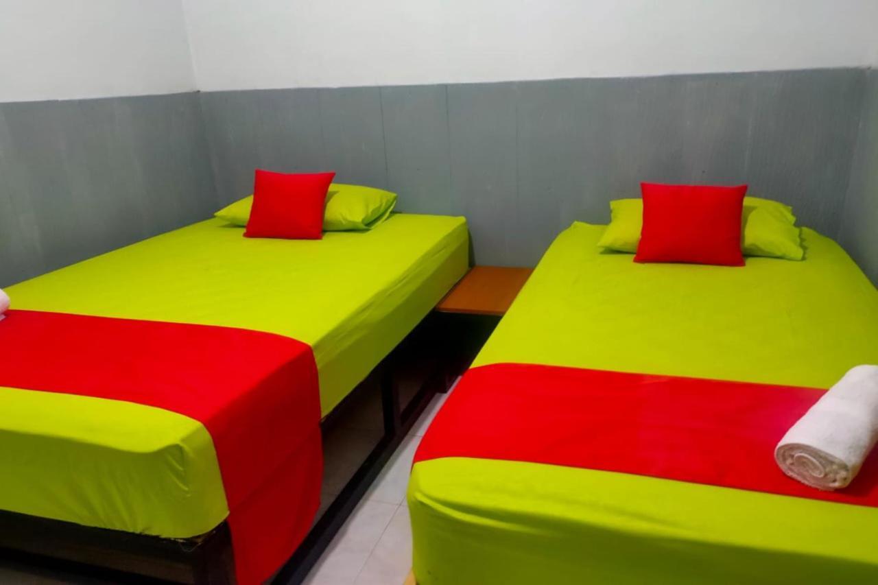 Oyo 91179 Hotel Lagalleria Sumenep Екстер'єр фото