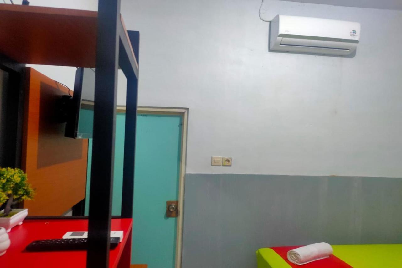 Oyo 91179 Hotel Lagalleria Sumenep Екстер'єр фото