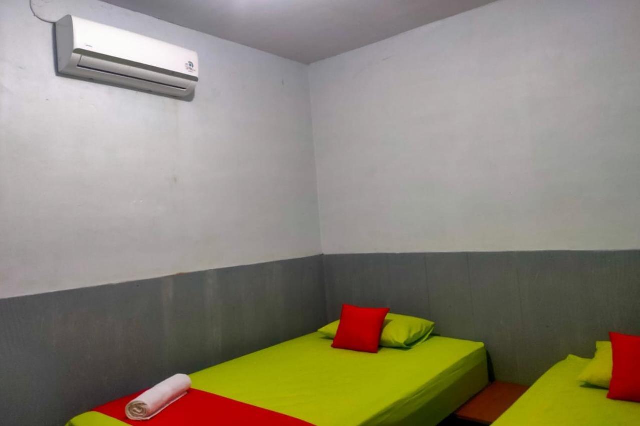 Oyo 91179 Hotel Lagalleria Sumenep Екстер'єр фото