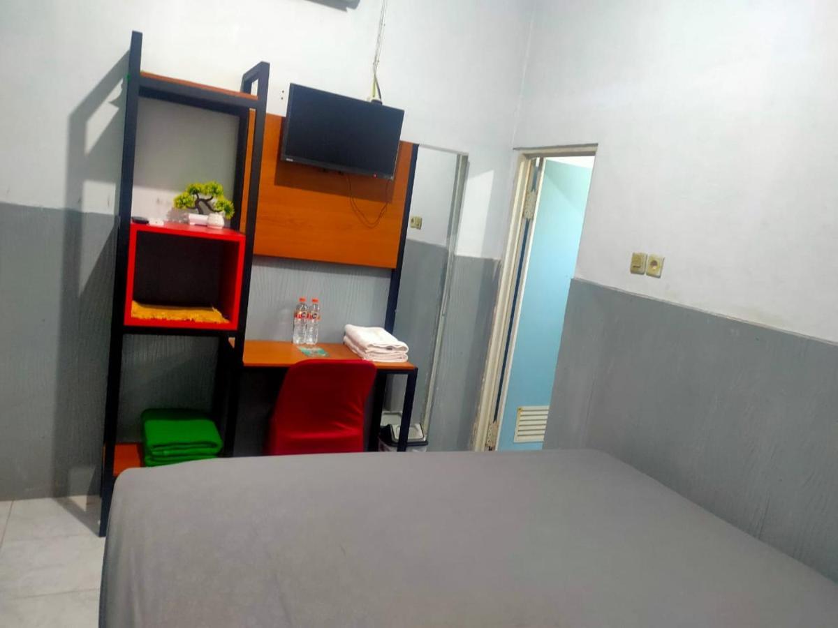 Oyo 91179 Hotel Lagalleria Sumenep Екстер'єр фото