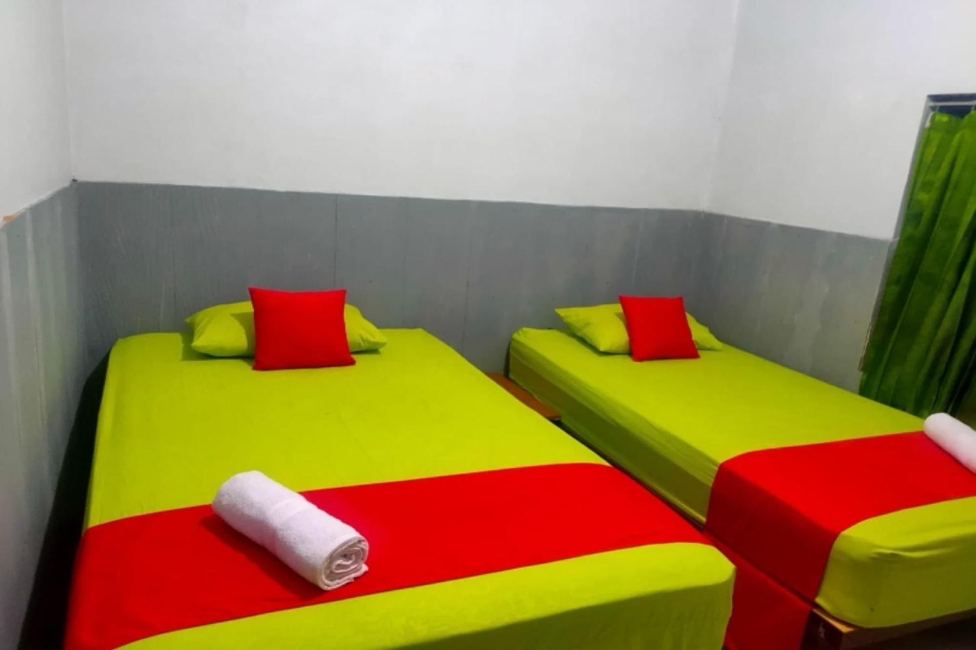 Oyo 91179 Hotel Lagalleria Sumenep Екстер'єр фото