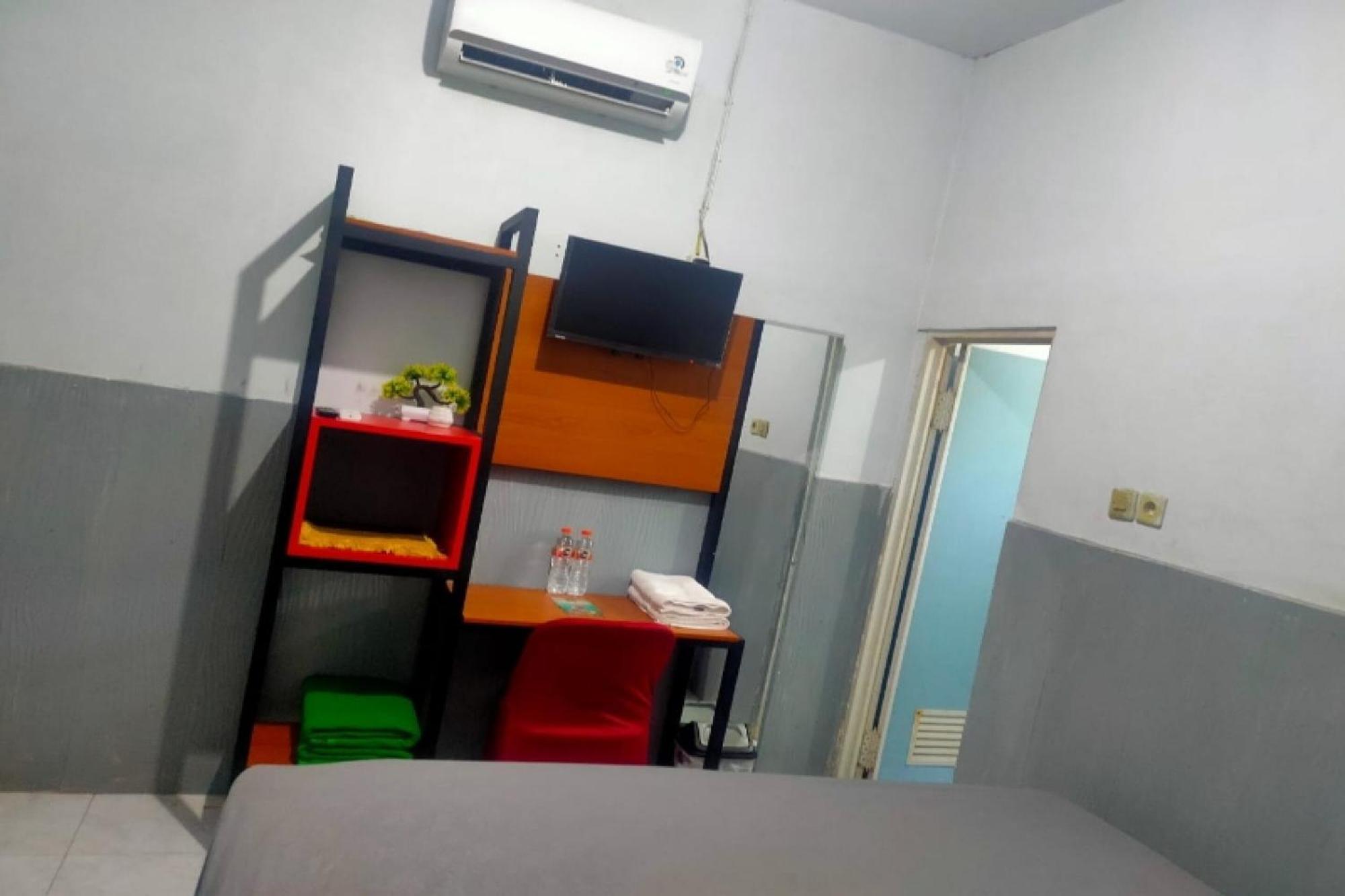 Oyo 91179 Hotel Lagalleria Sumenep Екстер'єр фото